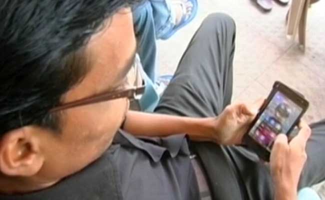 SOS Mobile App Launched for Indian Workers in Dubai