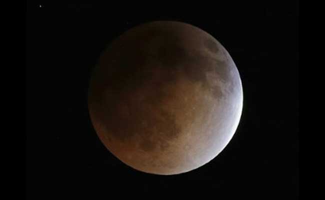'Super Blood Moon' to Give Stargazers a Rare Show