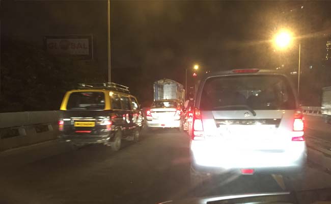 After Train Derailment, Heavy Traffic Jams in Mumbai