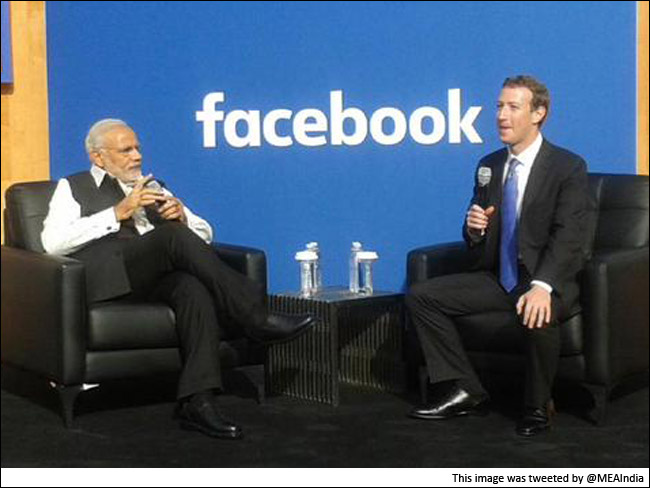 डॉ. विजय अग्रवाल : यदि मार्क ज़करबर्ग 'आत्मसाक्षात्कार' कर सकते हैं, तो आप क्यों नहीं...?