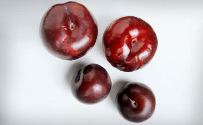 Dried Plums Can Cut Colon Cancer Risk