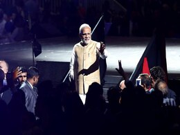 Nehru, Indira Popular Too, Without Social Media: Shiv Sena Jabs PM Modi Nehru, Indira Popular Too, Without Social Media: Shiv Sena Jabs PM Modi