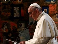 Pope Francis Deplores 'Escalation of Violence' in Mid East, Urges Action