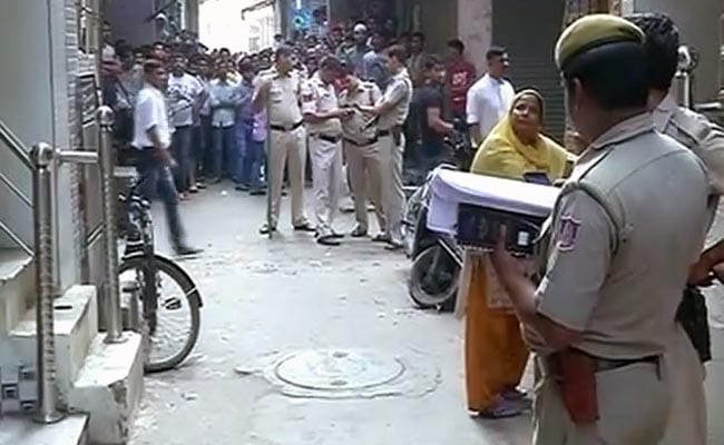 पश्चिमी दिल्ली के घर में महिला और उसके दो मासूम बच्चों की हत्या