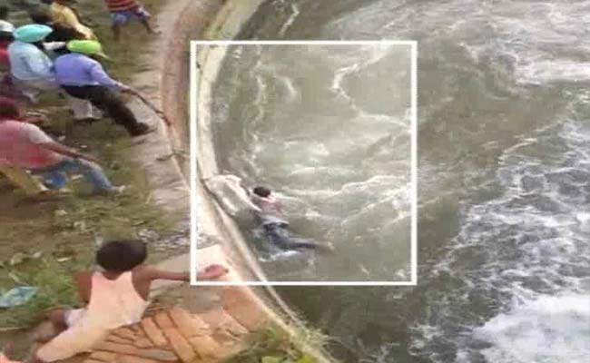 In Punjab, Two Sikh Men Use Turbans to Save Four Lives