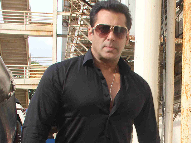 Salman Khan to Co-Host an Episode of Talent Show <i>Dance +</i>