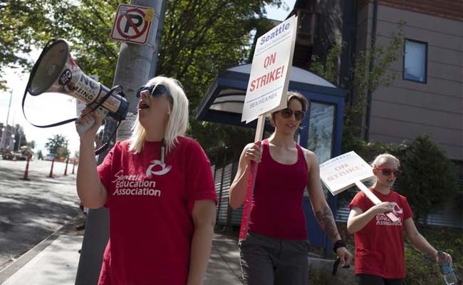 Seattle Schools Canceled for Second Day as Teachers Strike Over Pay, Hours