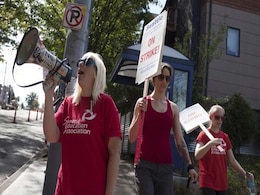 Seattle Schools Canceled for Second Day as Teachers Strike Over Pay, Hours Seattle Schools Canceled for Second Day as Teachers Strike Over Pay, Hours