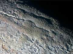 'Snakeskin' Photos Reveal Pluto in Dazzling Details