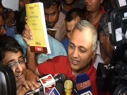 सोमनाथ भारती को संरक्षण देने के लिए आगरा के आप नेता पर मामला दर्ज सोमनाथ भारती को संरक्षण देने के लिए आगरा के आप नेता पर मामला दर्ज