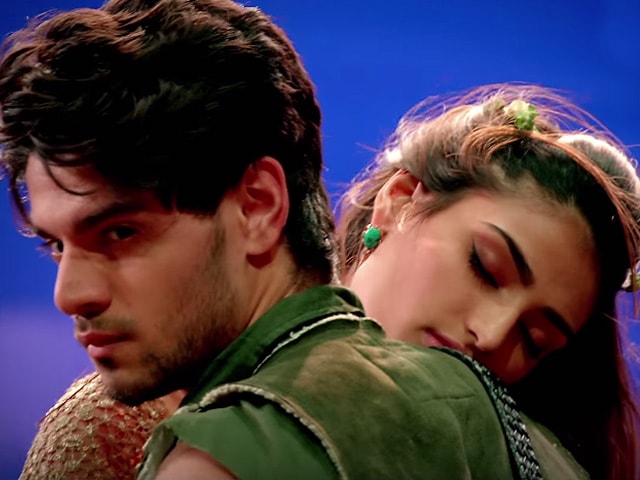 Sooraj, Athiya's New Hero Song Looks Like Salman's Old Song
