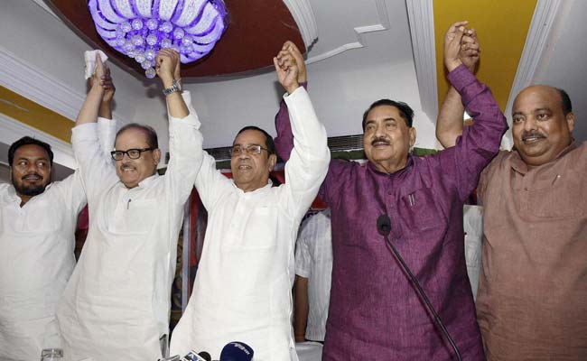 बिहार के चुनावी घमासान में अब छह दलों का तीसरा मोर्चा भी, तारिक अनवर बने नेता