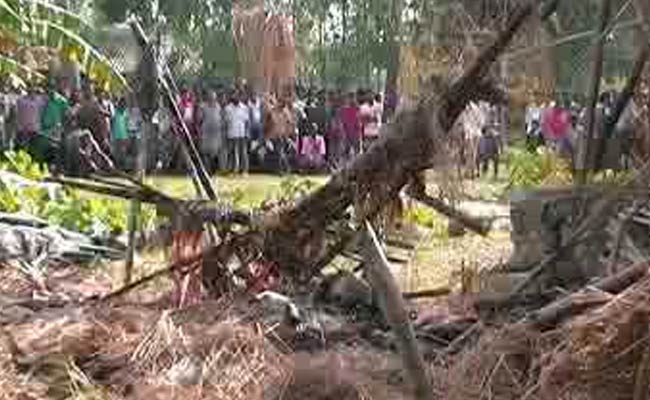 Child Among 2 Killed in Crude Bomb Explosion in West Bengal