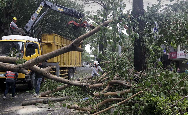 2 Killed, Hundreds Injured Due to Super Typhoon in Taiwan