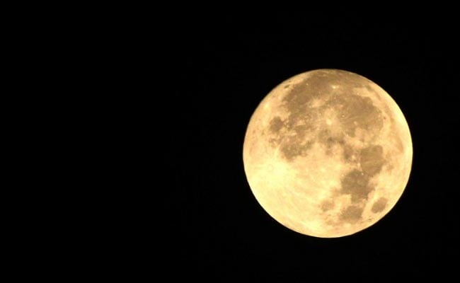 Rare 'Supermoon' Lunar Eclipse Unfolds: 10 Things to Know