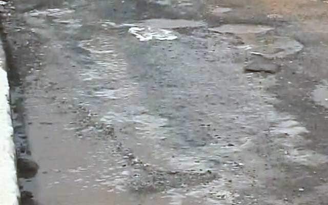 Congress To Hold 'Potholes Exhibition' In Mumbai