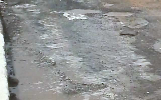 Congress To Hold 'Potholes Exhibition' In Mumbai