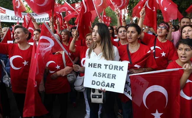 Thousands March Against Terrorism in Turkey's Capital