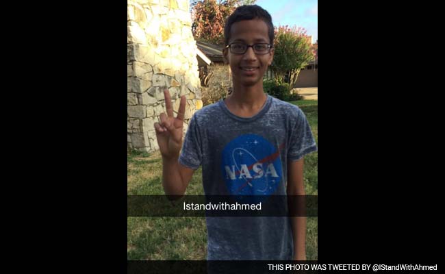 Cool Clock, Bring it to White House: Obama Tweets Arrested Muslim Boy