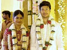 Tamil Actress Vijaylakshmi Marries Fiance Feroz Mohammed