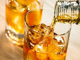 Police Seize Liquor Worth Rs 8 Lakh in Uttar Pradesh's Etah Police Seize Liquor Worth Rs 8 Lakh in Uttar Pradesh's Etah
