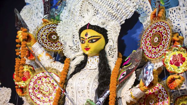 Durga Puja 2017: दुर्गा पूजा को और भी खास बनाती हैं ये 10 परंपराएं