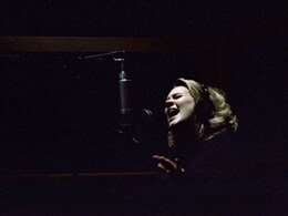 Adele Shatters Taylor Swift's Record With <i>Hello</i> Adele Shatters Taylor Swift's Record With <i>Hello</i>
