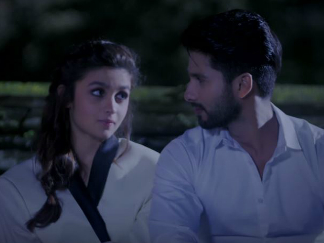 What Happened on Insomniacs Alia-Shahid's <i>Shaandaar</i> Date