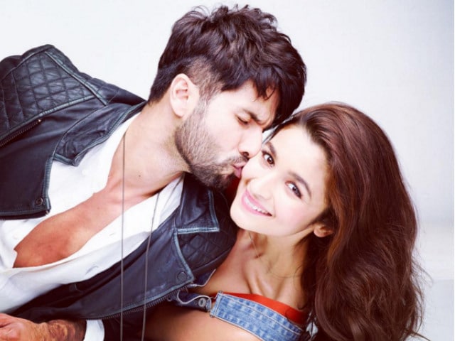 Shahid Kapoor & Alia Bhatt wrap up Shaandaar shoot Hindi Movie, Music  Reviews and News