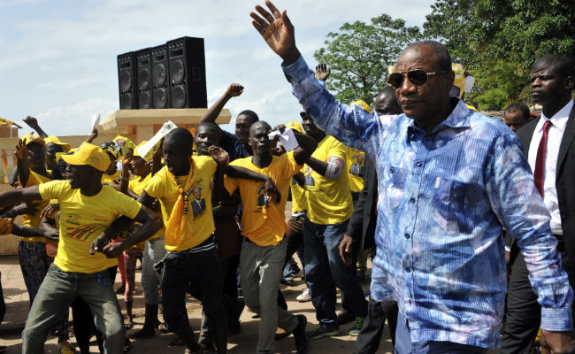 Guinea President Vows to Hold Vote, Street Clashes Erupt