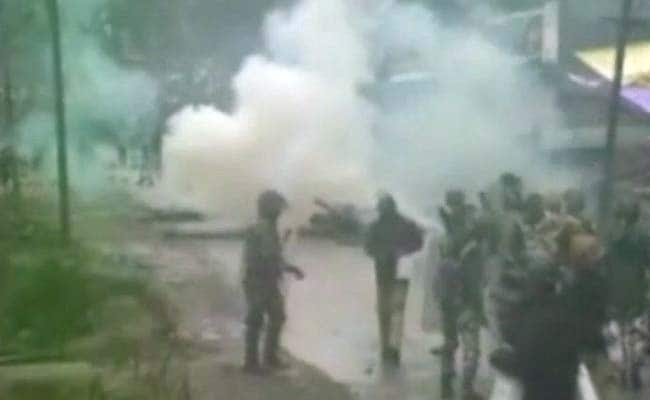 Fresh Violence in Kashmir as Protesters Clash With Police, 4 Injured