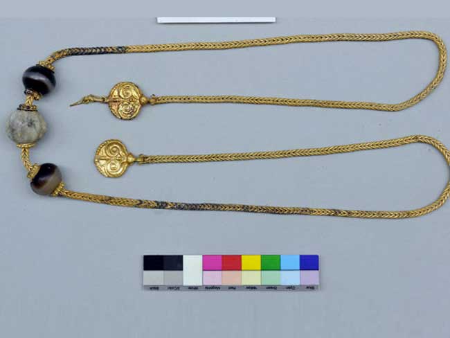 ग्रीस में खजाने समेत प्राचीन योद्धा का 3500 साल पुराना मकबरा मिला