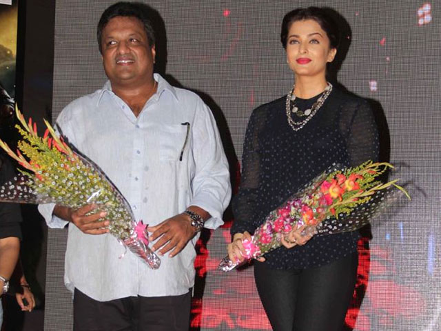 Jazbaa's 'Hero' Aishwarya More Disciplined Than Male Actors: Sanjay Gupta