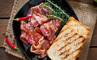 Bacon Fans Embrace the Hog on Cancer Report, but Futures Take Fright