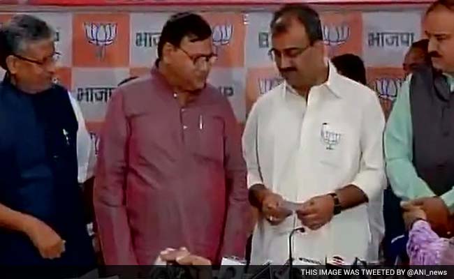 Controversial, Former JD(U) Minister, Bhim Singh Joins BJP
