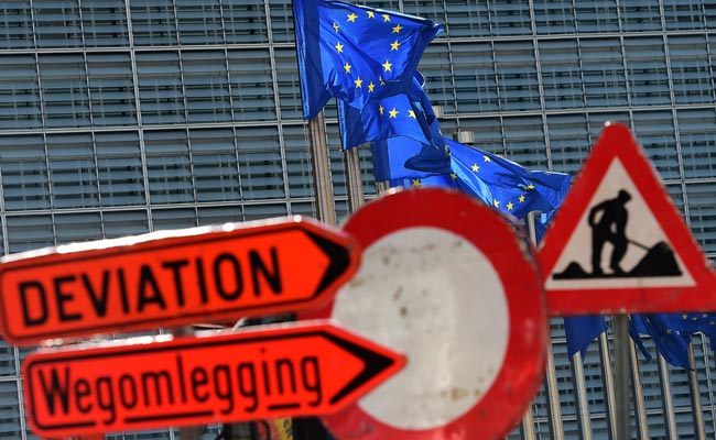 Soulless Roundabout at European Union Heart Awaits Transplant