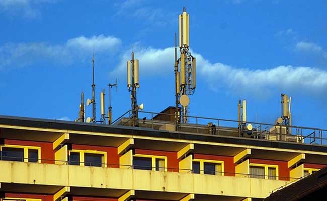 Delhi Mobile Tower Installation: Green Panel Issues Notice to Civic Bodies