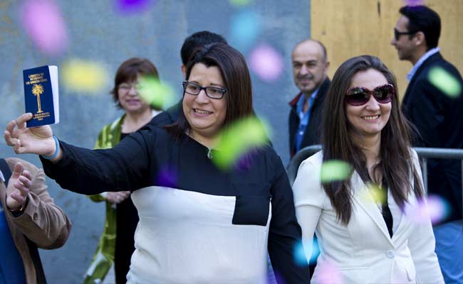 Gays Celebrate as Civil Unions Become Legal in Chile