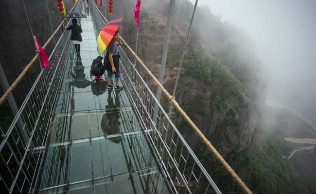 China's New Glass Bridge Tests Courage of Tourists