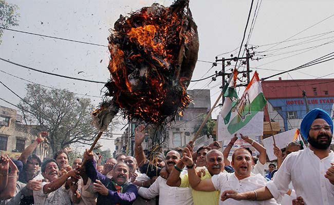 BJP-PDP Government 'Throttling the Voice' of Opposition, Says Congress