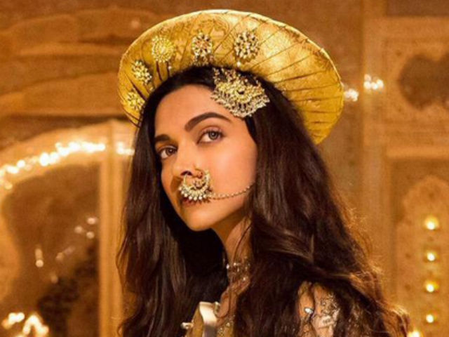 <I>Deewani</i> Deepika is Fascinating in New <I>Bajirao Mastani</i> Song