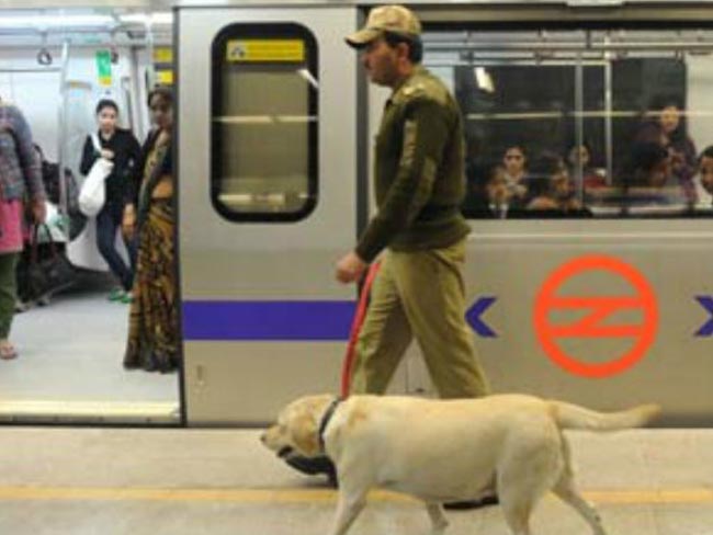 दिल्ली मेट्रो की सुरक्षा पर सवाल, राजीव चौक मेट्रो स्टेशन के अंदर चली गोली