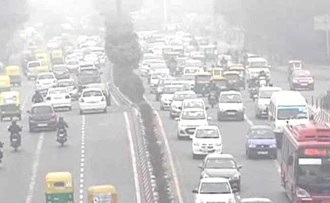 To Check Pollution, Green Panel Asks Trucks Entering Delhi to Pay More