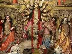 Durga Puja Festivities Mesmerise Foreigners in Kolkata
