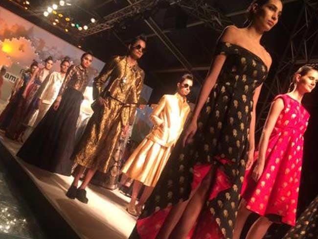 इंडिया फैशन वीक का ग्रैंड फिनाले रहा 'Make in india' के नाम