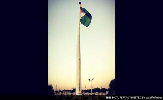 Delhi Gets Its Second Monumental National Flag