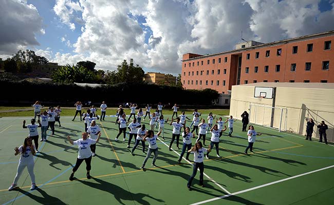 Flashmob in Italian Jail Pays Tribute to Pope Francis