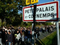 Thousands Gather in Tribute to Victims of French Horror Crash