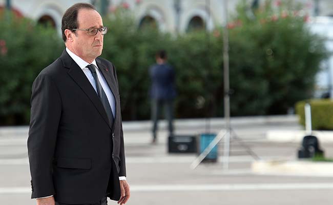 France's Francois Hollande Heads to China Ahead of Key Climate Summit