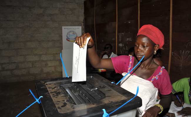 Guineans Vote for New President Despite Opposition Mistrust